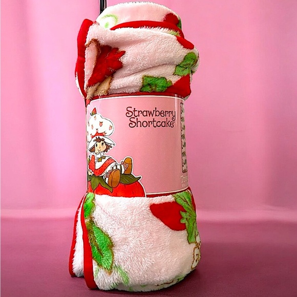 🍓 Strawberry Shortcake - Travel Blanket - Picture 1 of 3